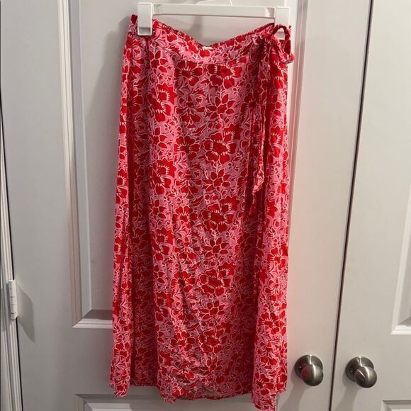 J. Crew Red and White Floral Skirt - Picture 1 of 7
